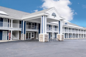 Hilltop Inn & Suites - North Stonington